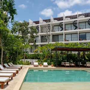 https://chaac-tulum-luxury-condos.allrivieramayahotels.com